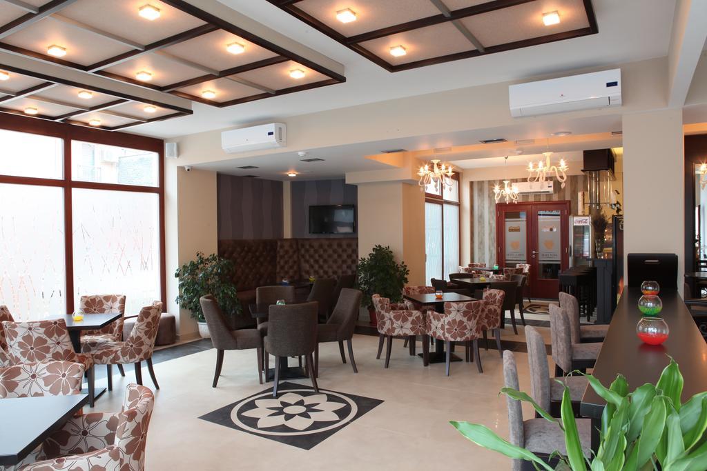 Garni Hotel Tema Nova Čačak Екстериор снимка