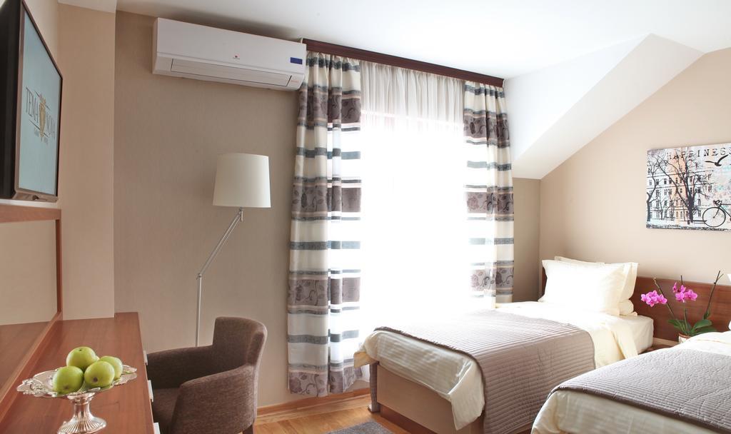 Garni Hotel Tema Nova Čačak Екстериор снимка