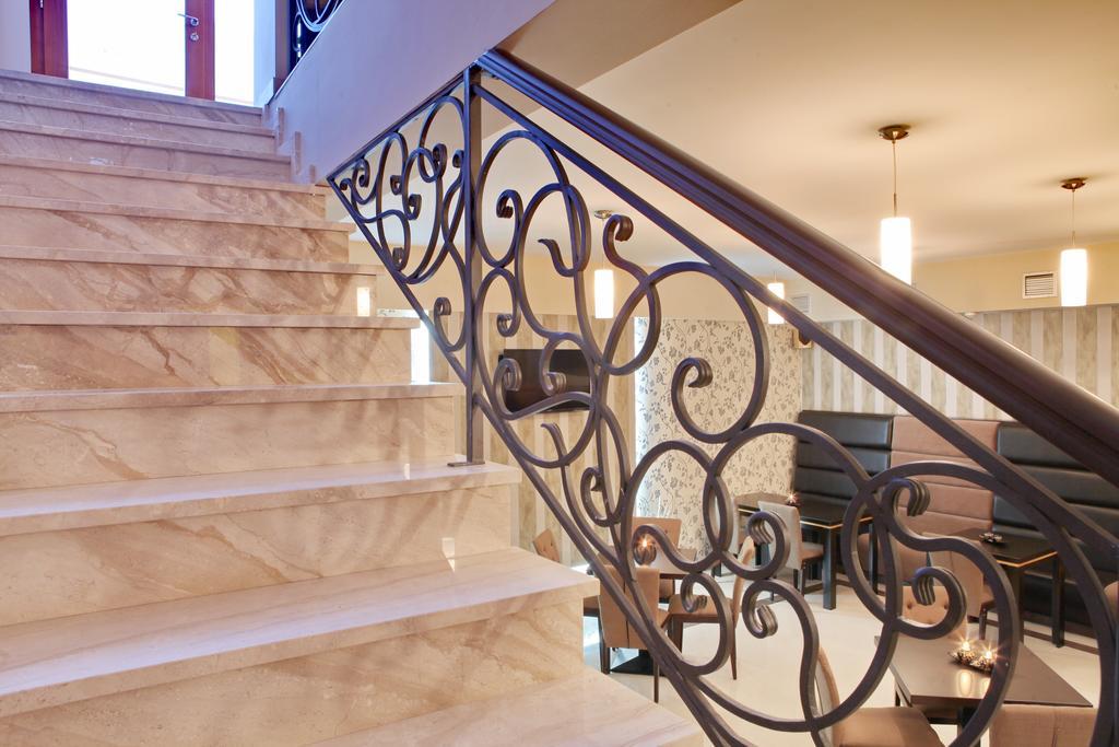 Garni Hotel Tema Nova Čačak Екстериор снимка