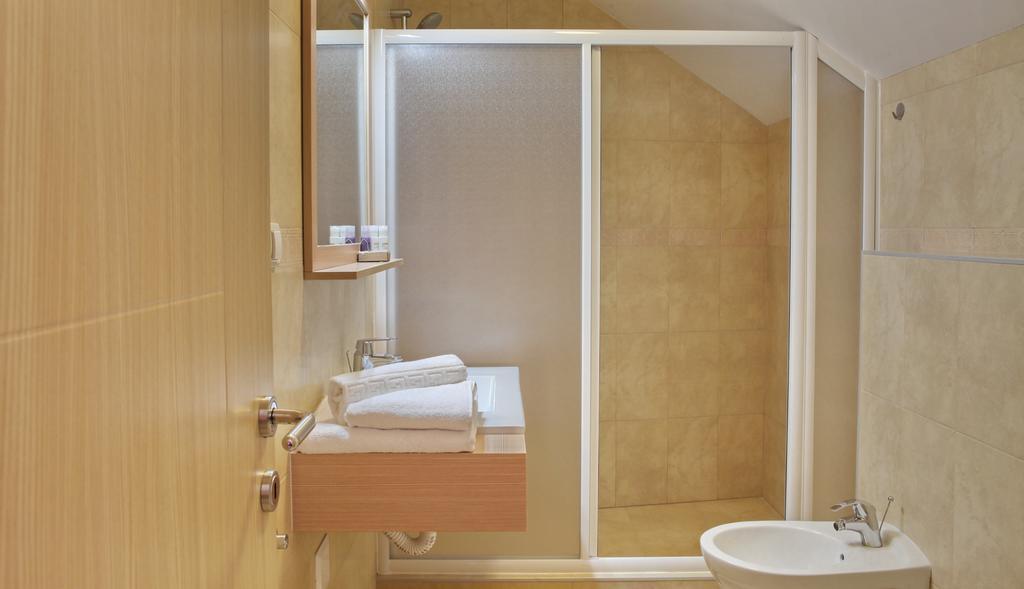 Garni Hotel Tema Nova Čačak Стая снимка