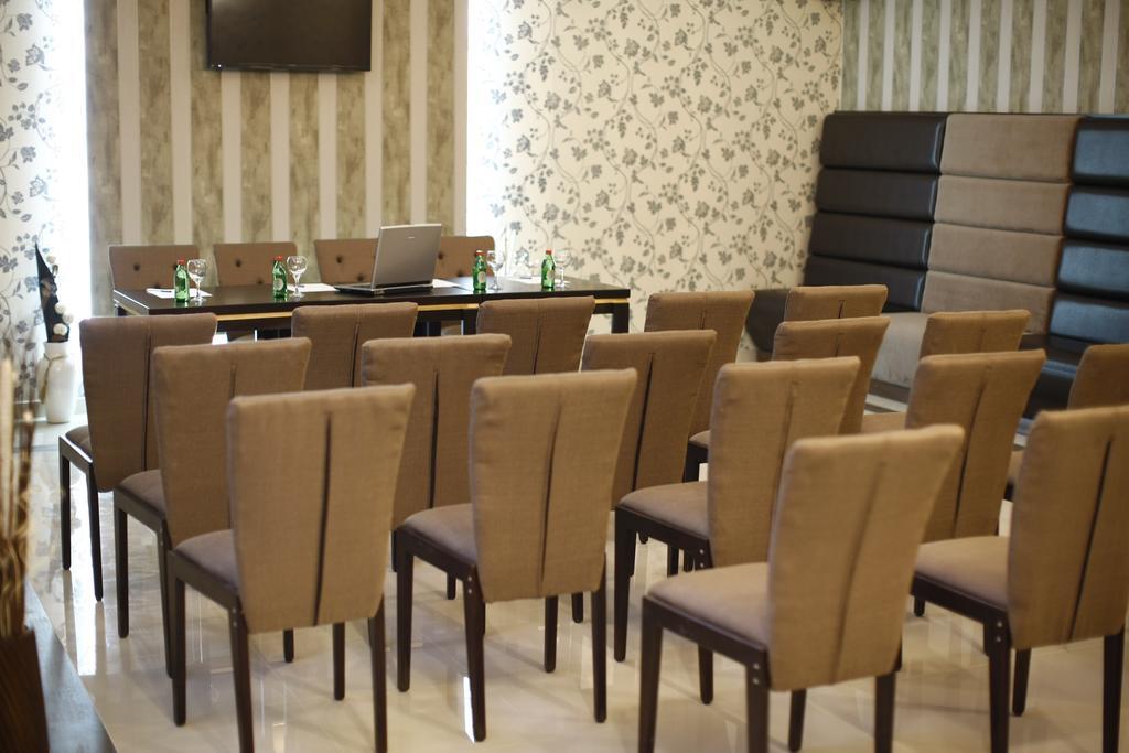 Garni Hotel Tema Nova Čačak Екстериор снимка