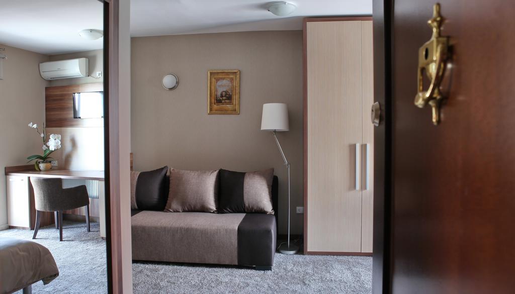 Garni Hotel Tema Nova Čačak Стая снимка