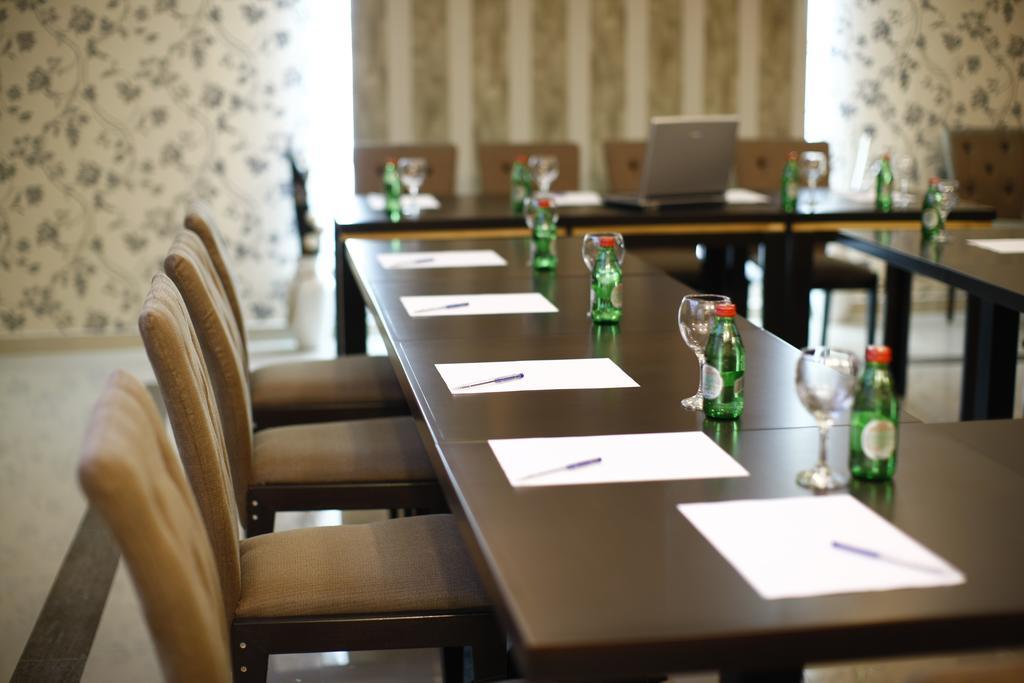Garni Hotel Tema Nova Čačak Екстериор снимка